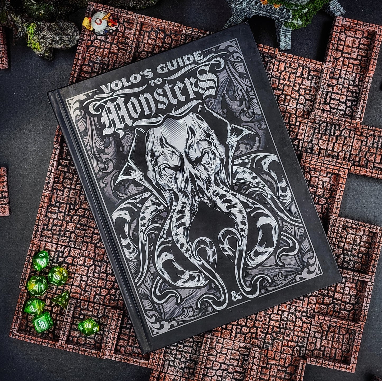 5th Edition Volo's Guide to Monsters Dungeons and Dragons Alt Foil Cover